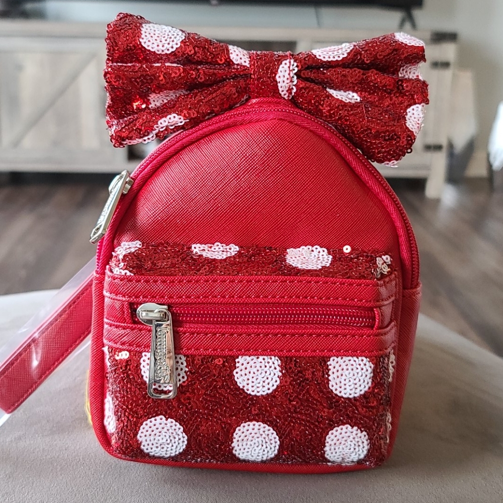 🎉Minnie Mouse Loungefly Bow Wristlet🎉